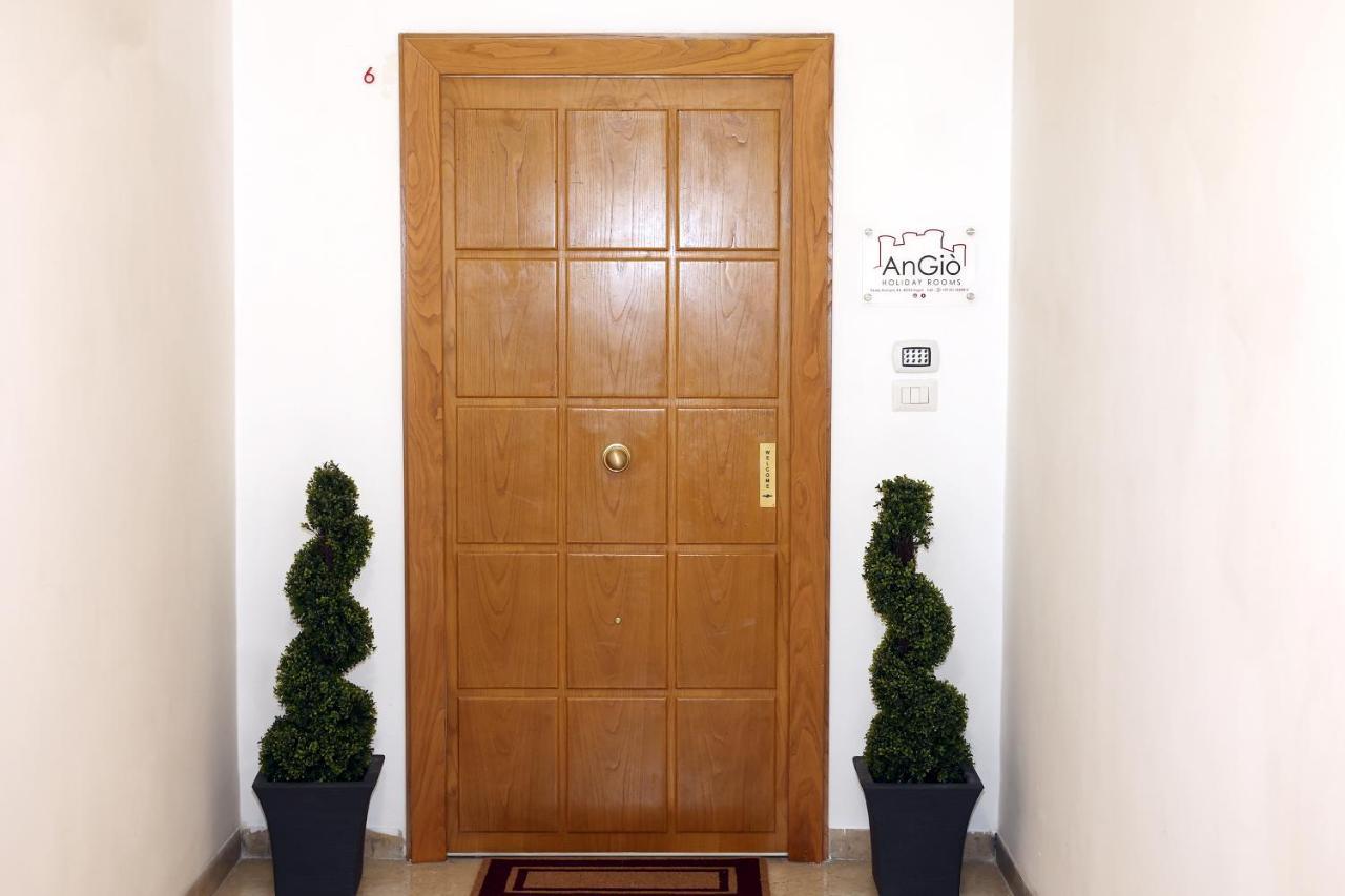 Angio Holiday Rooms Naples Luaran gambar