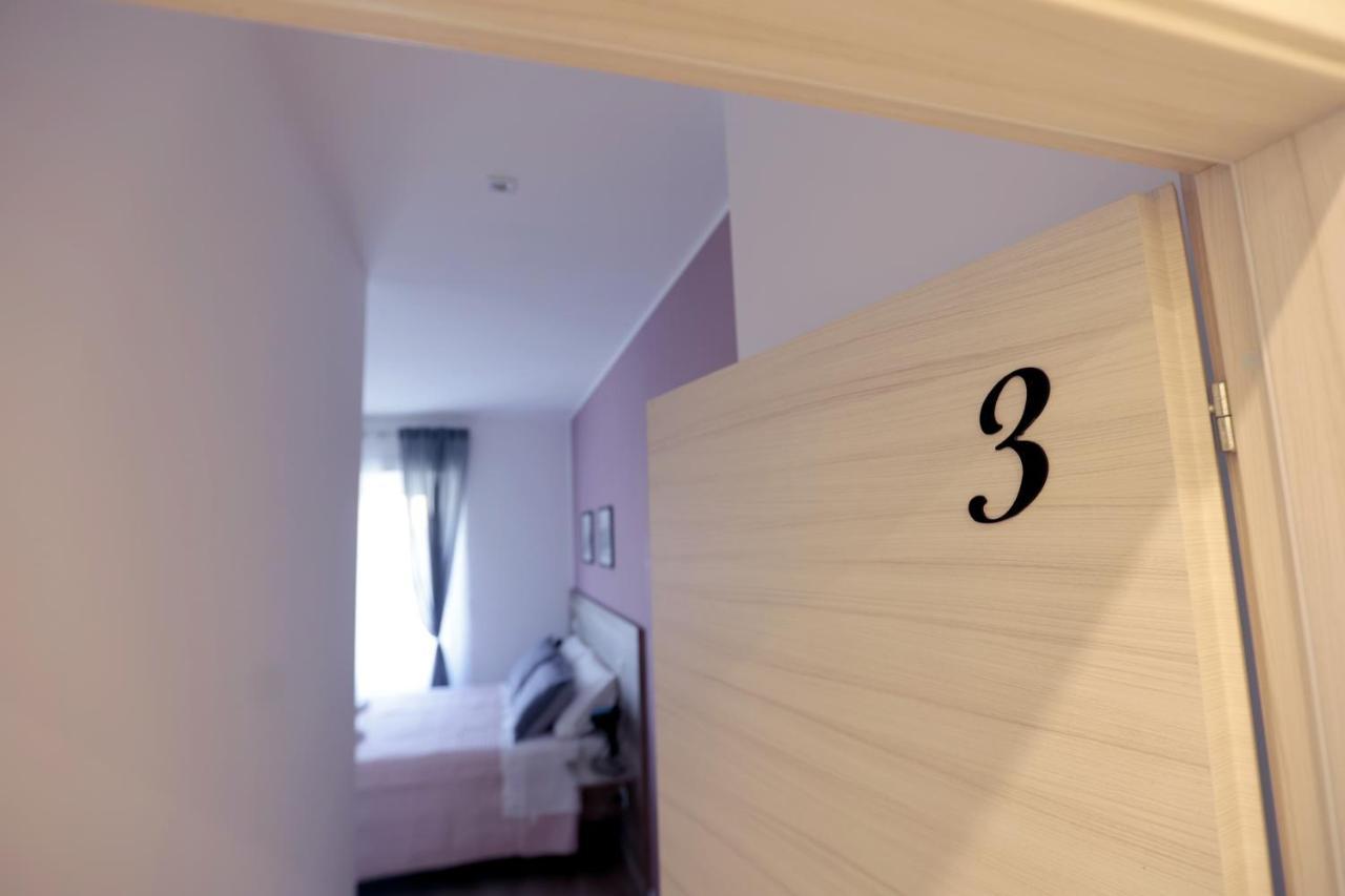 Angio Holiday Rooms Naples Luaran gambar
